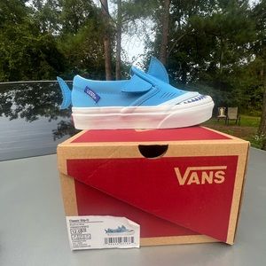 Size 12 toddler shark vans
